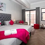 Boutique Block In Woodstock 101