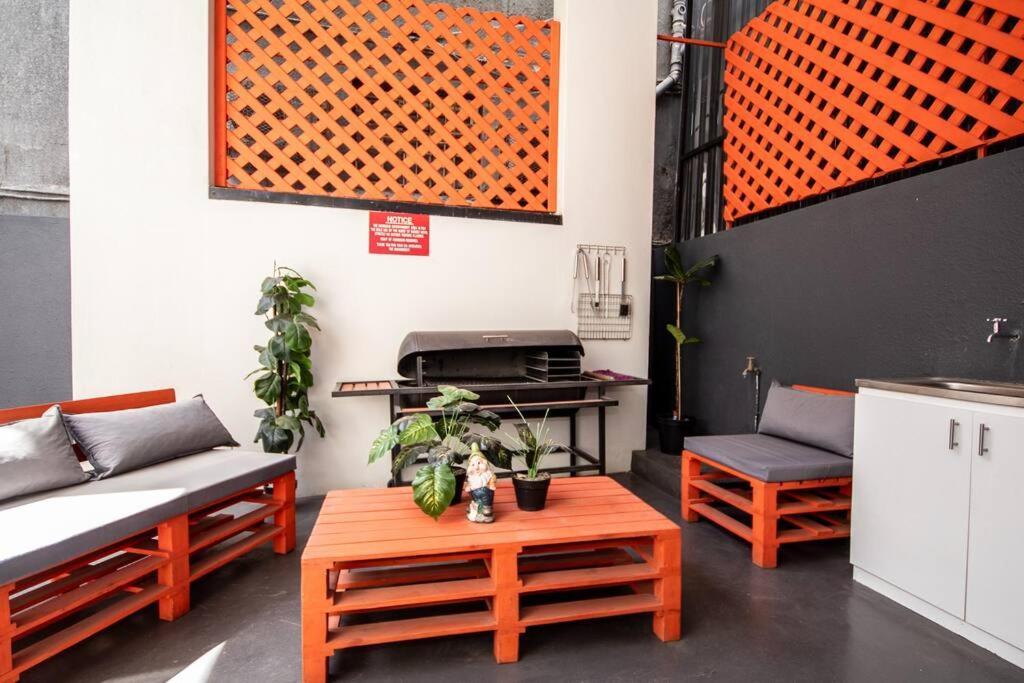 Boutique Block In Woodstock 101